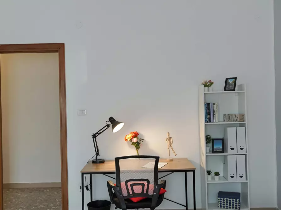 Immagine 6 di Camera in affitto  in Viale Bognar a Pozzuoli