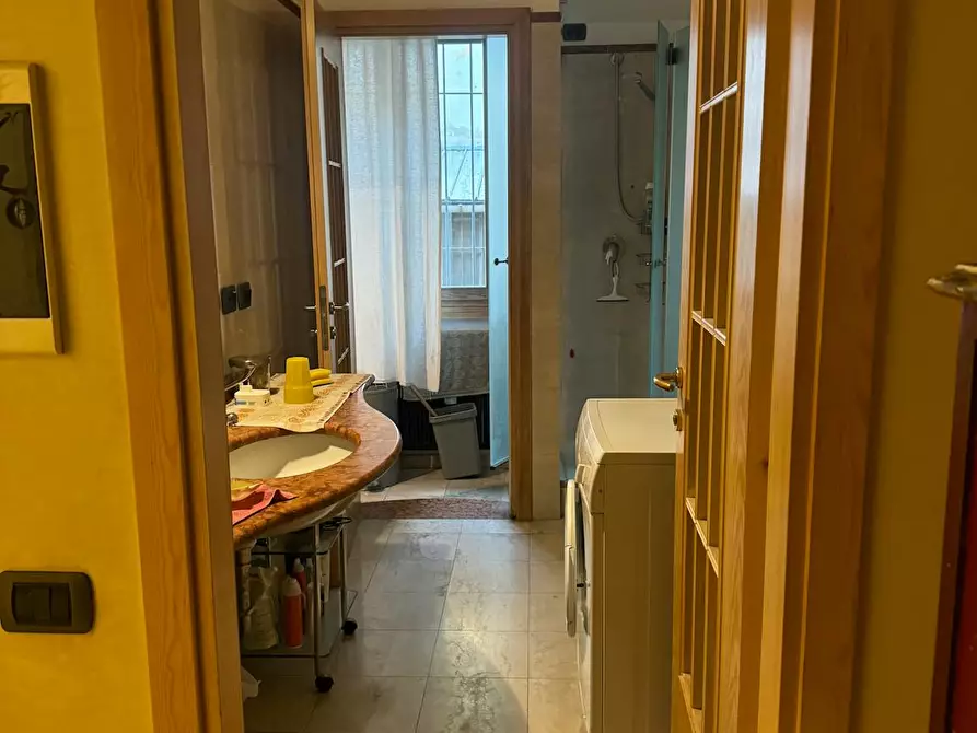 Immagine 5 di Appartamento in affitto  in Via dei Piatti a Milano