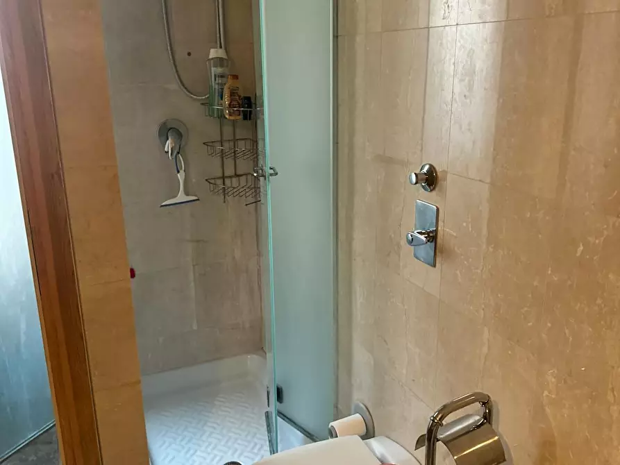 Immagine 8 di Appartamento in affitto  in Via dei Piatti a Milano