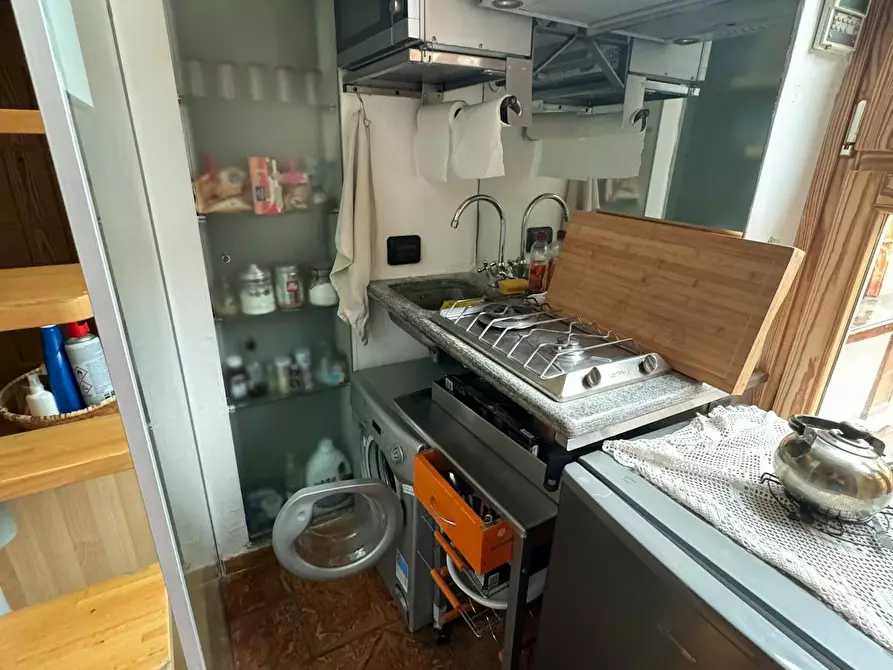 Immagine 5 di Appartamento in affitto  in Via dei Piatti a Milano