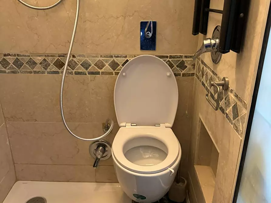 Immagine 9 di Appartamento in affitto  in Via dei Piatti a Milano