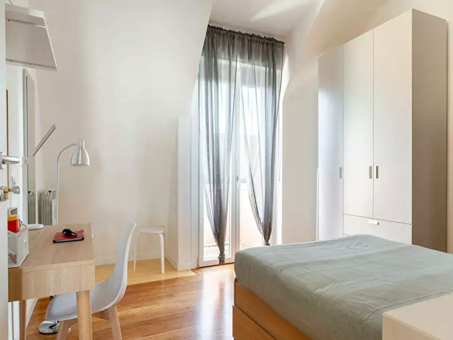 Immagine 5 di Camera in affitto  in Via Carmagnola a Milano