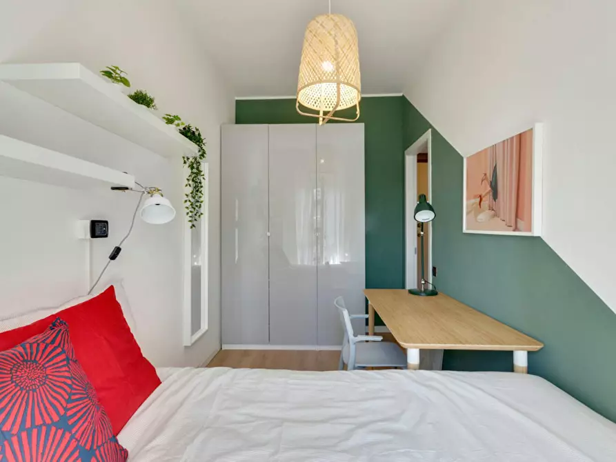 Immagine 3 di Camera in affitto  in Viale Evaristo Stefini a Milano