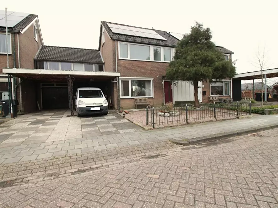 Immagine 1 di Casa indipendente in affitto  in Tulpstraat a Winsum