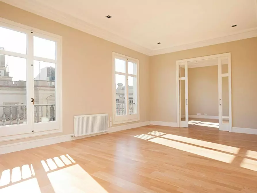 Immagine 1 di Appartamento in affitto  in Carrer de Muntaner a Barcelona