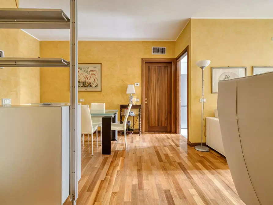 Immagine 6 di Appartamento in affitto  in Via Scaldasole a Milano