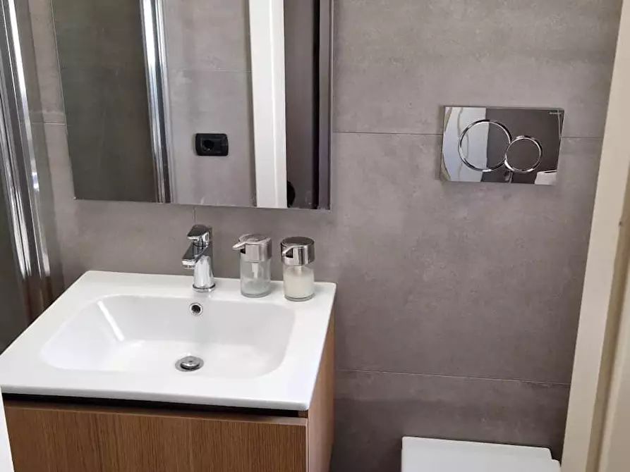 Immagine 8 di Appartamento in affitto  in Via Domenico Barone a Roma