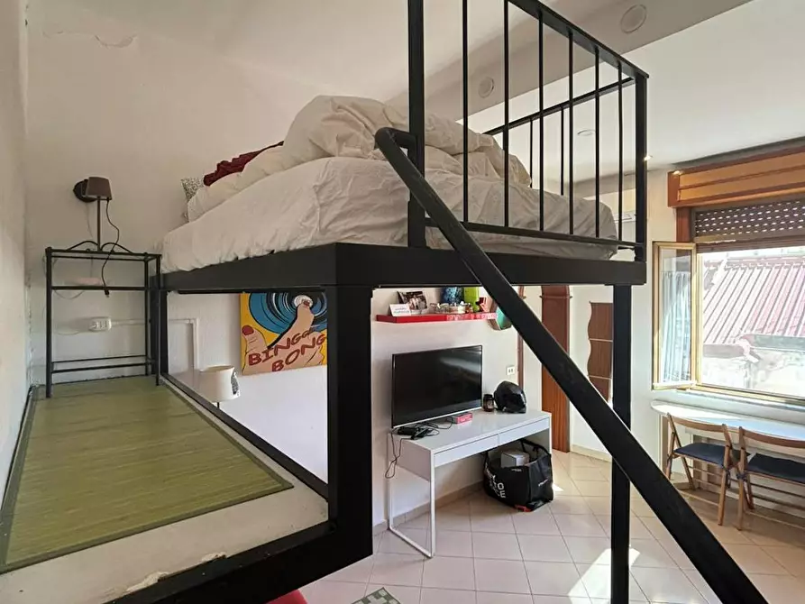 Immagine 8 di Appartamento in affitto  in Via Santa Teresa degli Scalzi a Napoli