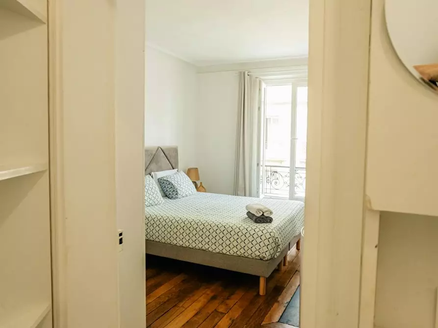 Immagine 4 di Appartamento in affitto  in Rue Pétion a Paris
