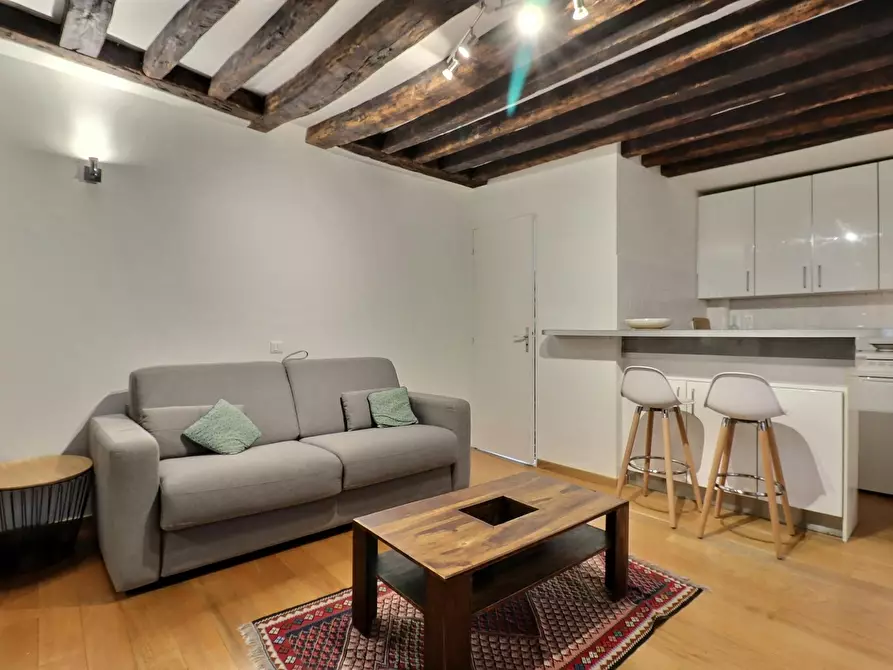 Immagine 1 di Appartamento in affitto  in Rue Saint-Louis en l'Île a Paris