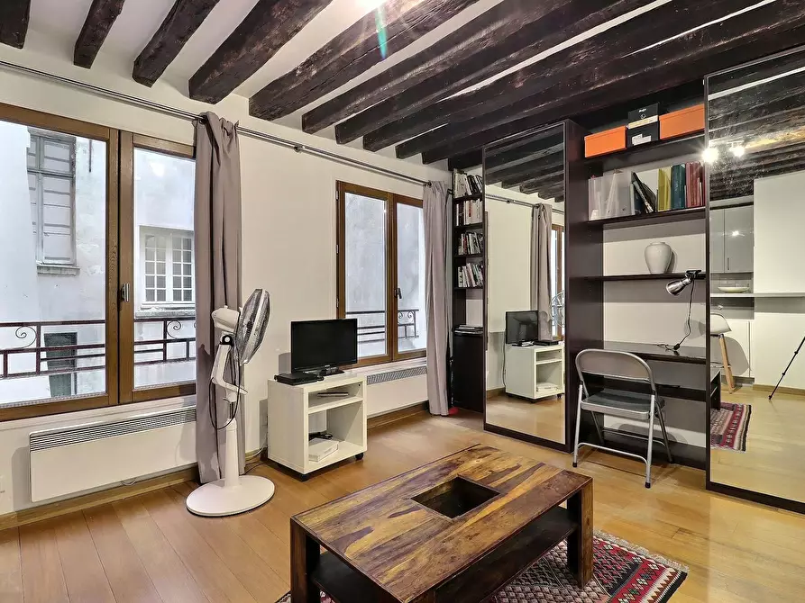 Immagine 3 di Appartamento in affitto  in Rue Saint-Louis en l'Île a Paris