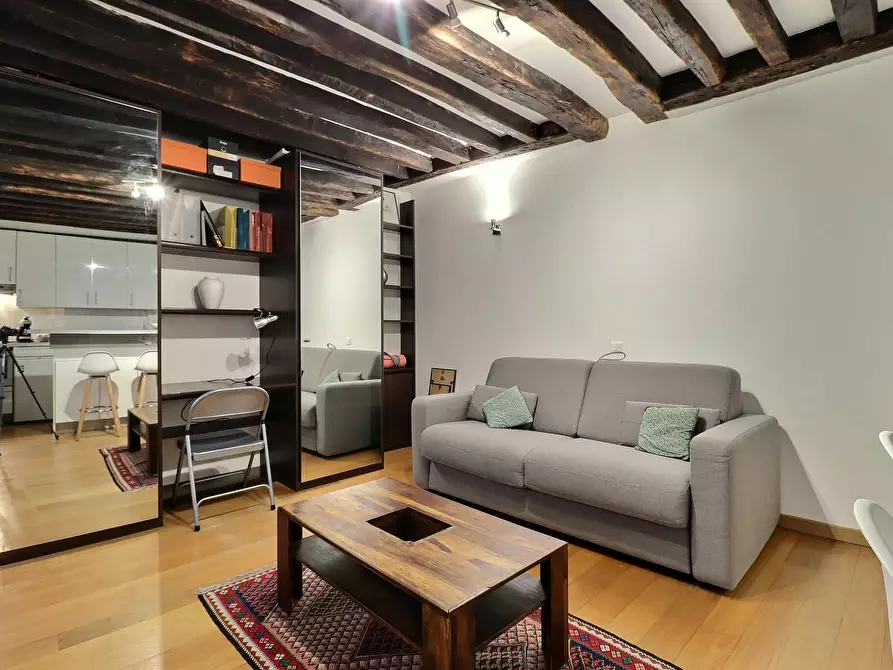 Immagine 4 di Appartamento in affitto  in Rue Saint-Louis en l'Île a Paris