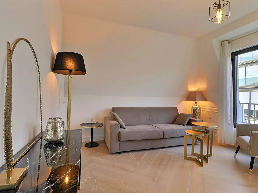 Immagine 1 di Appartamento in affitto  in Rue de Courcelles a Paris 08