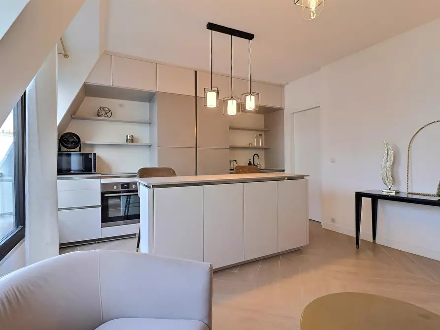 Immagine 2 di Appartamento in affitto  in Rue de Courcelles a Paris 08