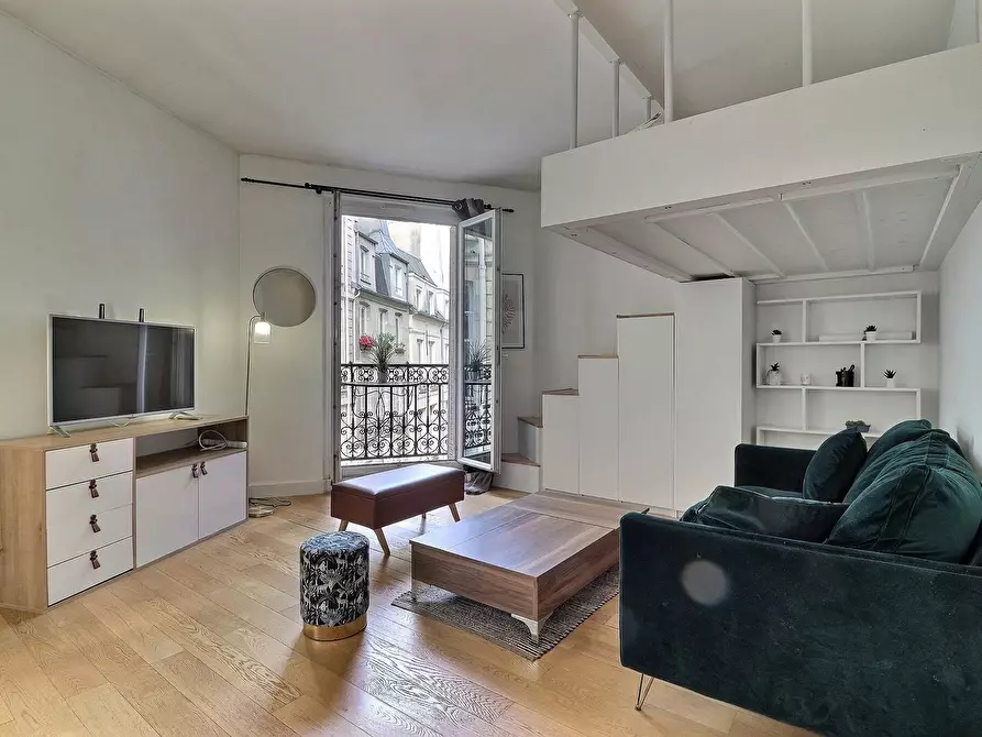 Immagine 1 di Appartamento in affitto  in Rue Saint-André des Arts a Paris 06