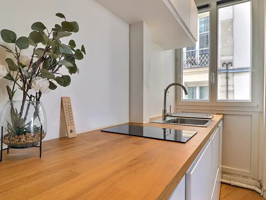 Immagine 9 di Appartamento in affitto  in Rue Saint-André des Arts a Paris 06