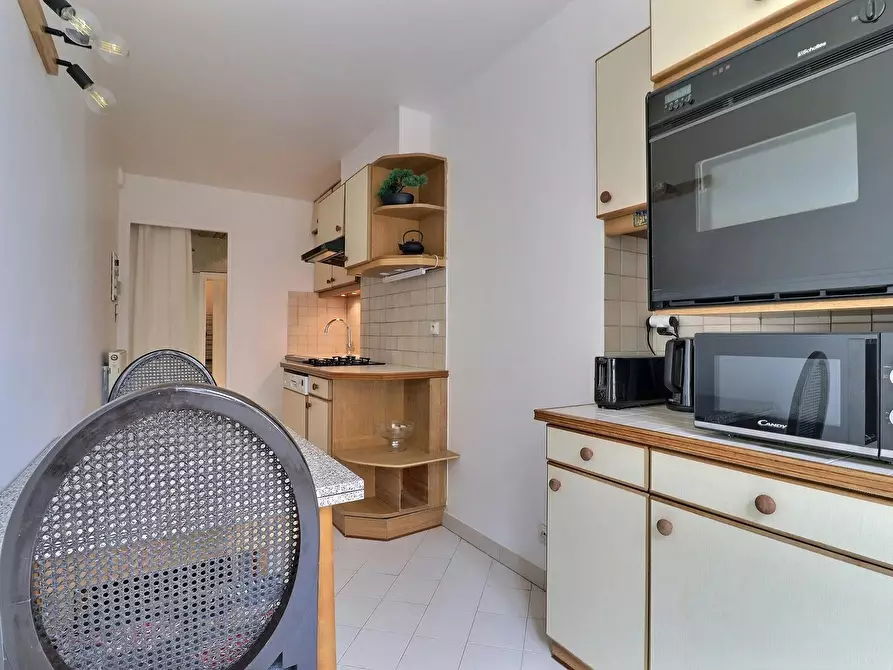 Immagine 8 di Appartamento in affitto  in Rue de la Lune a Paris