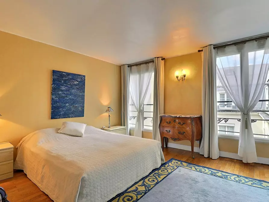 Immagine 10 di Appartamento in affitto  in Rue de la Lune a Paris