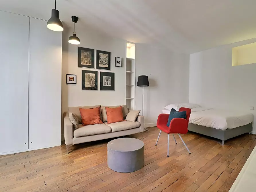 Immagine 6 di Appartamento in affitto  in Rue Croix des Petits Champs a Paris