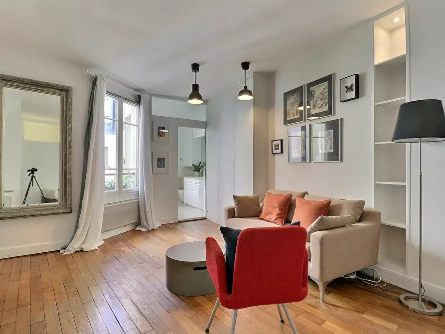 Immagine 1 di Appartamento in affitto  in Rue Croix des Petits Champs a Paris