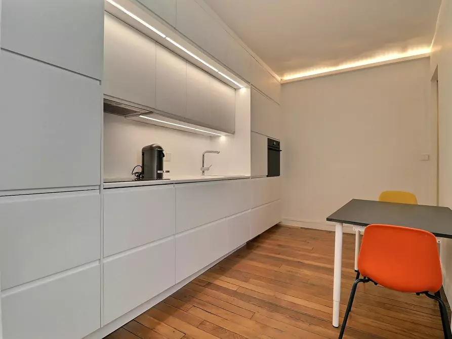 Immagine 9 di Appartamento in affitto  in Rue Croix des Petits Champs a Paris