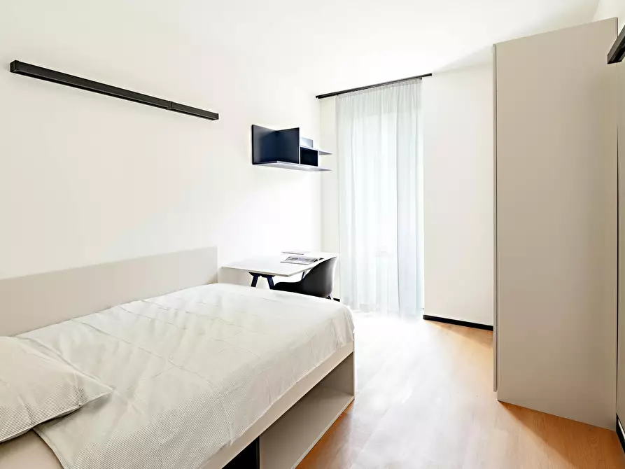 Immagine 1 di Camera in affitto  in Via Leonardo Bistolfi a Milano