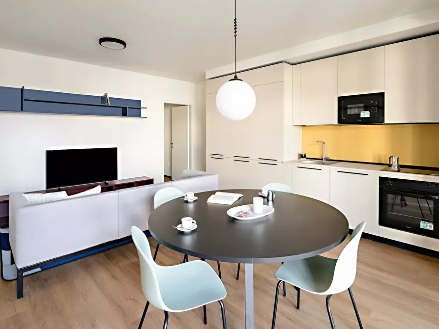 Immagine 2 di Camera in affitto  in Via Leonardo Bistolfi a Milano