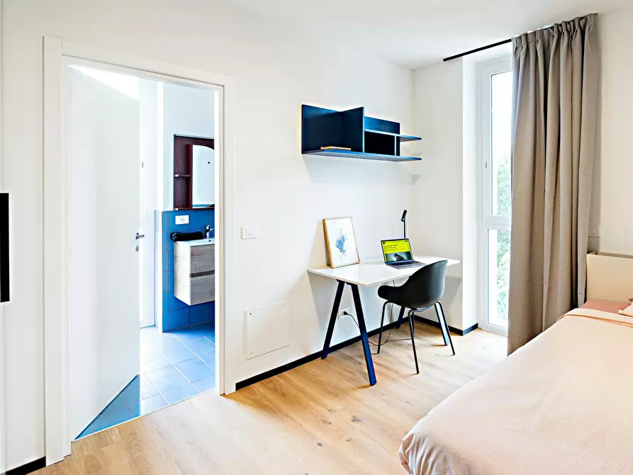 Immagine 1 di Camera in affitto  in Via Leonardo Bistolfi a Milano