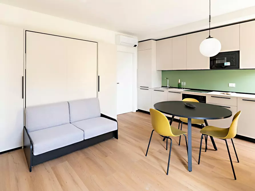 Immagine 1 di Appartamento in affitto  in Via Leonardo Bistolfi a Milano