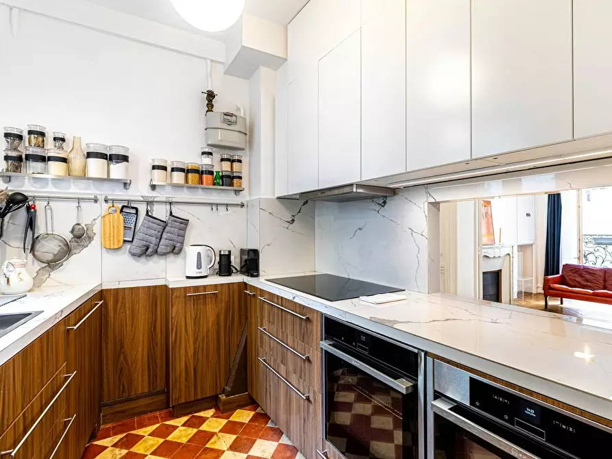 Immagine 2 di Appartamento in affitto  in Rue des Ursulines a Paris 05