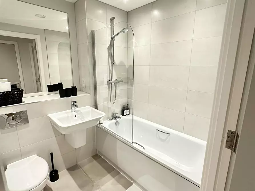 Immagine 8 di Appartamento in affitto  in Oldfield Road a 