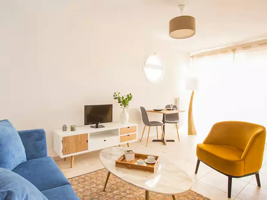 Immagine 1 di Appartamento in affitto  in Rue Justine Favart a Villeneuve-lès-Avignon