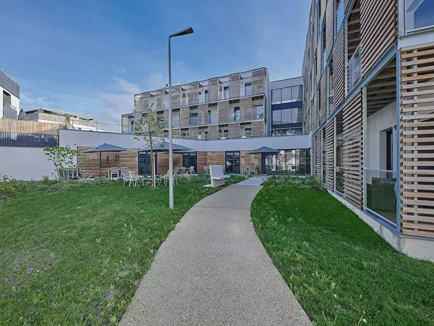 Immagine 5 di Appartamento in affitto  in Rue Jules Guesde a Cenon