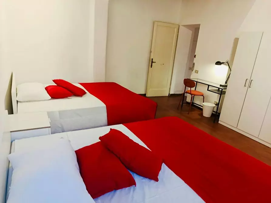 Immagine 1 di Camera condivisa in affitto  in Via Francesco Calzolari a Firenze