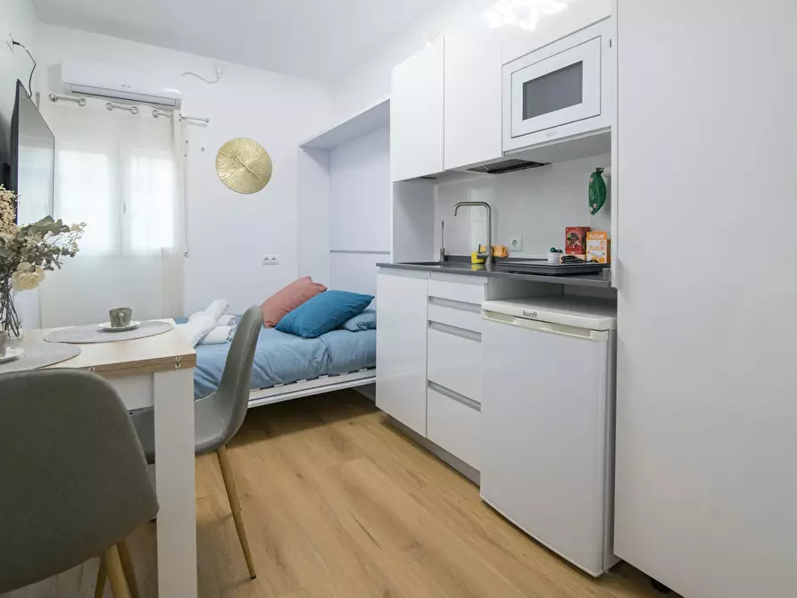 Immagine 1 di Appartamento in affitto  in Carrer del Padre Francisco Camacho a Valencia