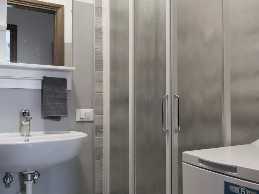 Immagine 2 di Camera in affitto  in Via Federico Engels a Milano