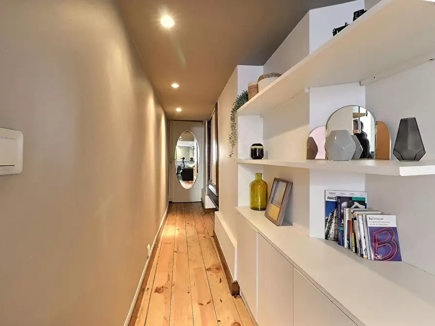 Immagine 3 di Appartamento in affitto  in Rue du Pont aux Choux a Paris 03