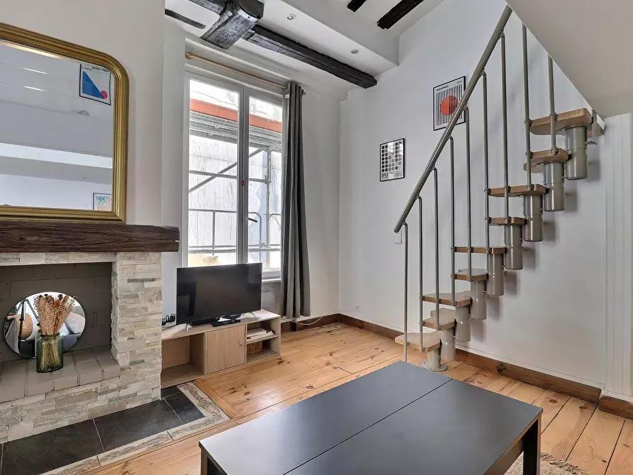 Immagine 6 di Appartamento in affitto  in Rue du Pont aux Choux a Paris 03