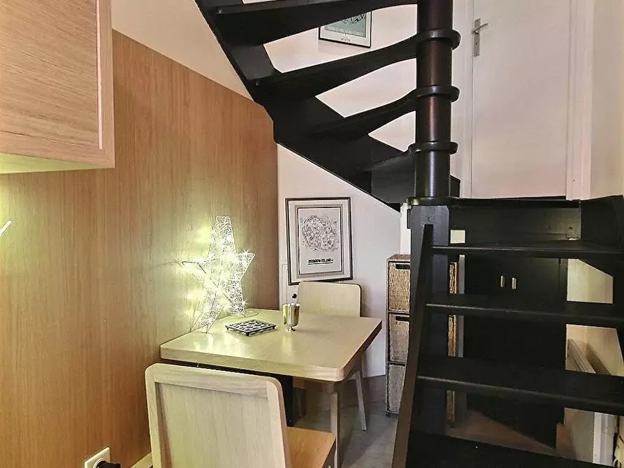 Immagine 7 di Appartamento in affitto  in Rue Treilhard a Paris 08