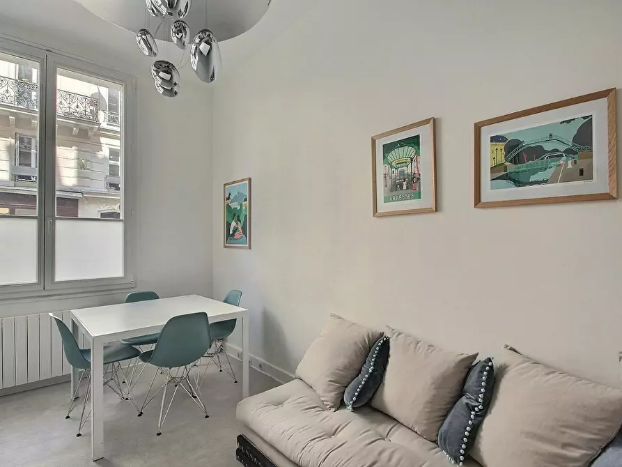 Immagine 5 di Appartamento in affitto  in Rue Treilhard a Paris 08