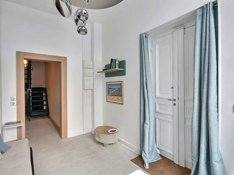 Immagine 3 di Appartamento in affitto  in Rue Treilhard a Paris 08