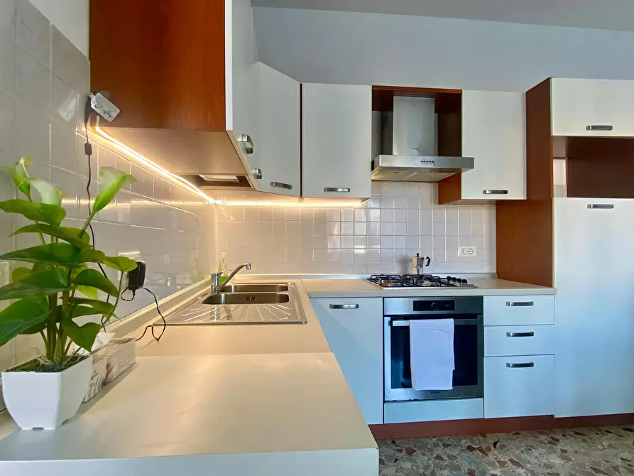 Immagine 8 di Camera in affitto  in Viale Trieste a Montecchio Maggiore