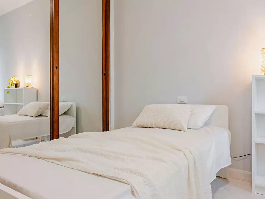 Immagine 3 di Camera condivisa in affitto  in Via Assietta a Milano