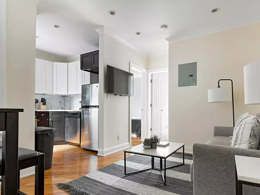 Immagine 4 di Camera in affitto  in East 93rd Street a Torino