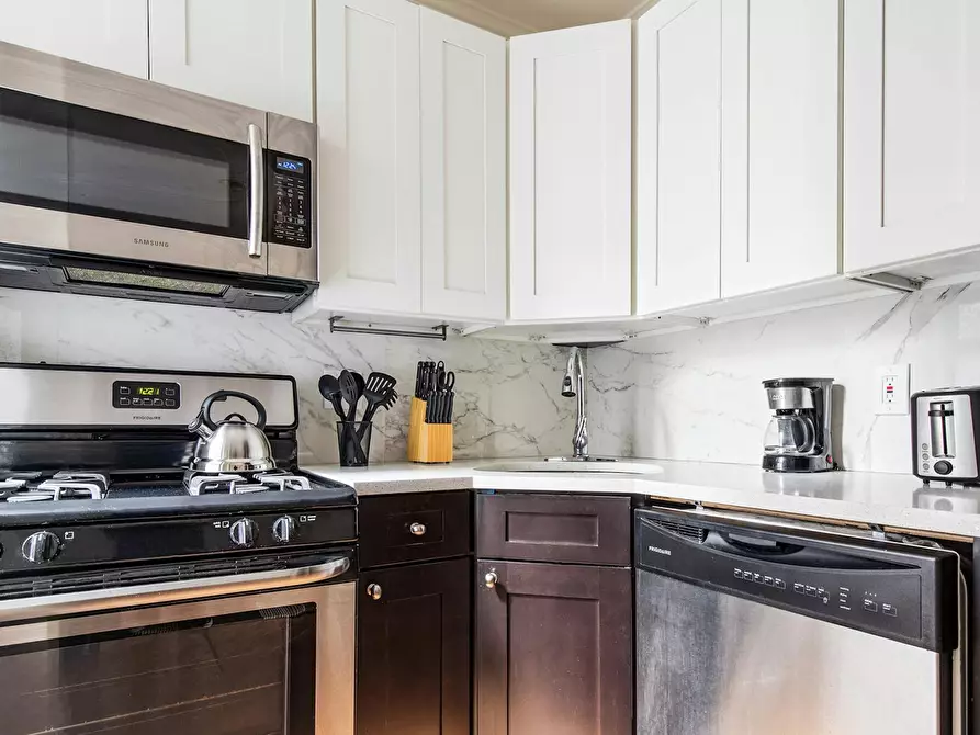 Immagine 6 di Camera in affitto  in East 93rd Street a Torino