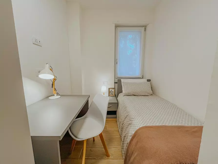 Immagine 4 di Camera in affitto  in Lungadige Marco Apuleio a Trento