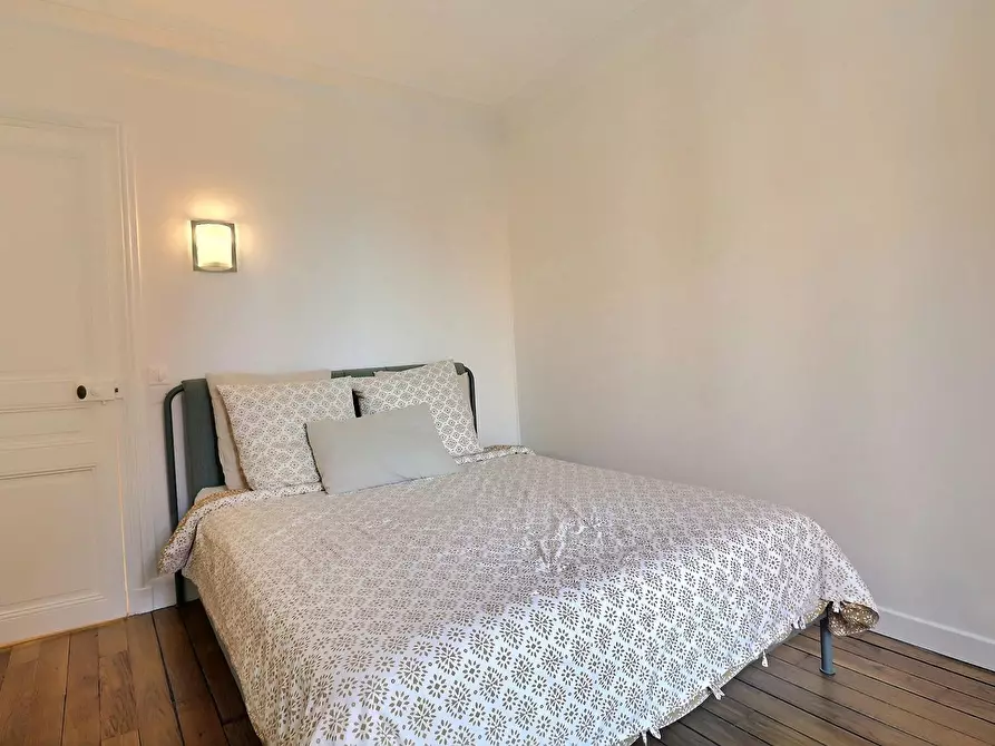 Immagine 8 di Appartamento in affitto  in Rue de Chabrol a Paris