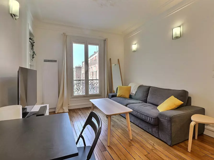 Immagine 1 di Appartamento in affitto  in Rue de Chabrol a Paris