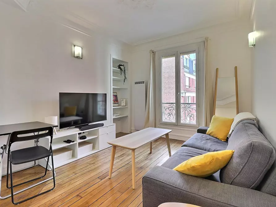 Immagine 4 di Appartamento in affitto  in Rue de Chabrol a Paris