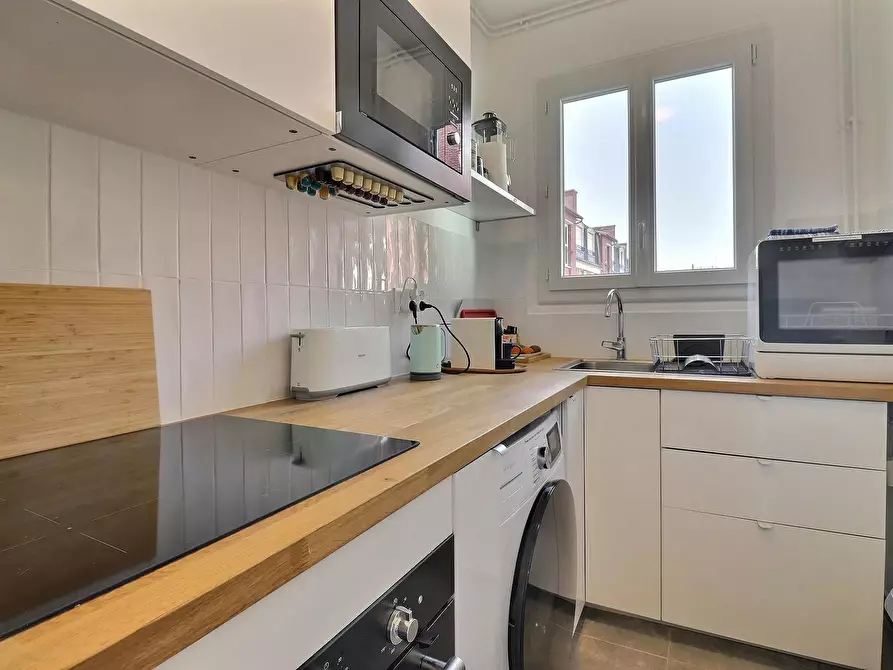 Immagine 6 di Appartamento in affitto  in Rue de Chabrol a Paris